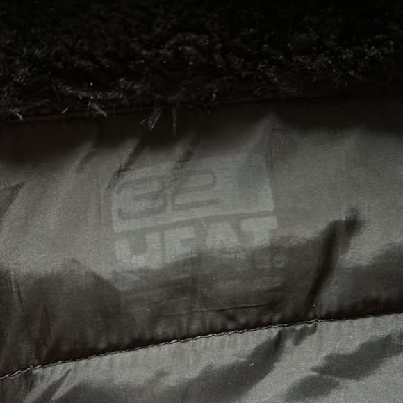 32 Degrees | Womens Ultra Light Puffer Jacket w/ Faux Fur Lined Hood - Size L/XL - Picture 4 of 15